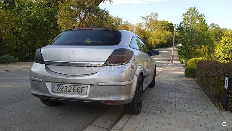 Usado Opel Astra GTC Sport 150 CV (110 kW) 2006 Gris / plata Berlina
