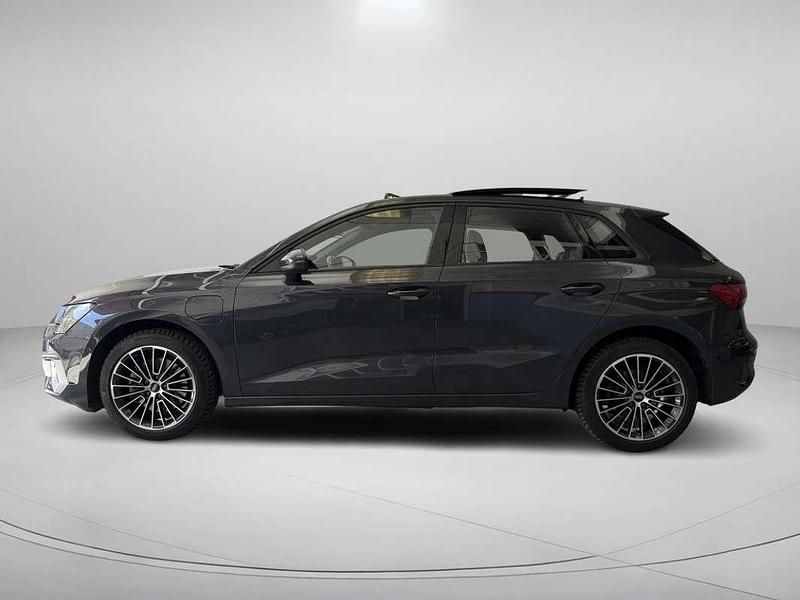 Usado Audi A3 Sportback e-tron Advanced Plus 204 CV (150 kW) 2021 Gris Utilitario
