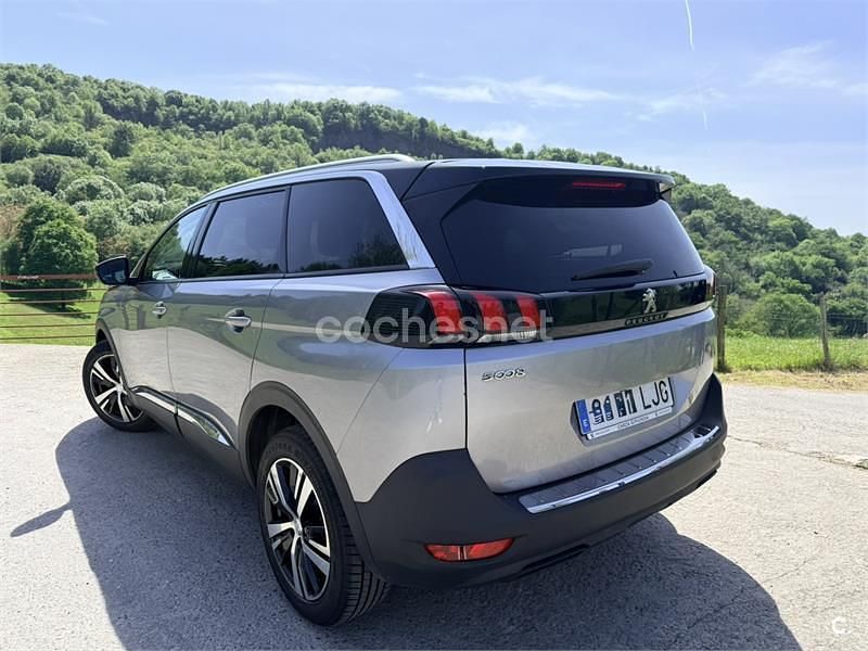 Usado Peugeot 5008 Allure 130 CV (95 kW) 2020 Gris / plata SUV