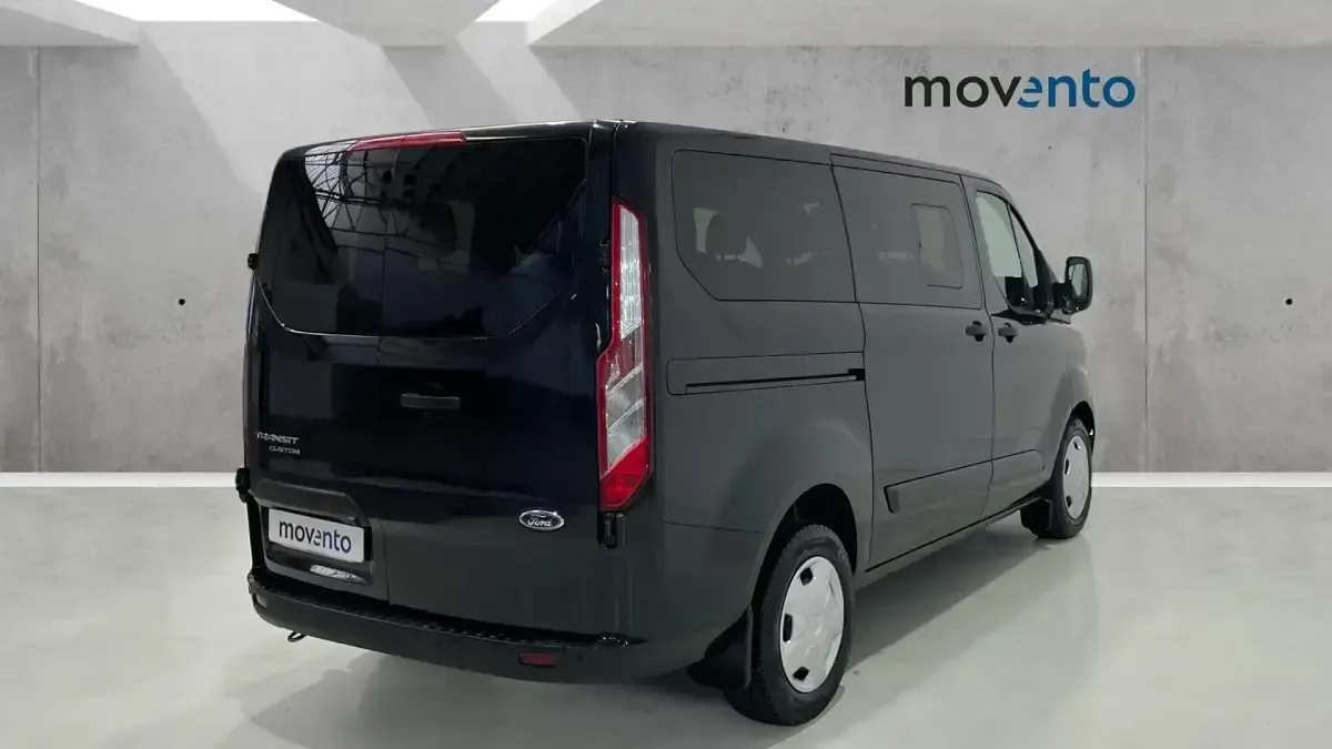 Usado Ford Transit Custom Trend 150 CV (110 kW) 2023 Negro Familiar