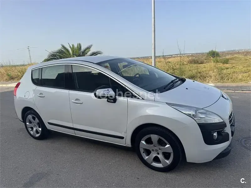 Usado Peugeot 3008 Active 112 CV (82 kW) 2010 Blanco Familiar