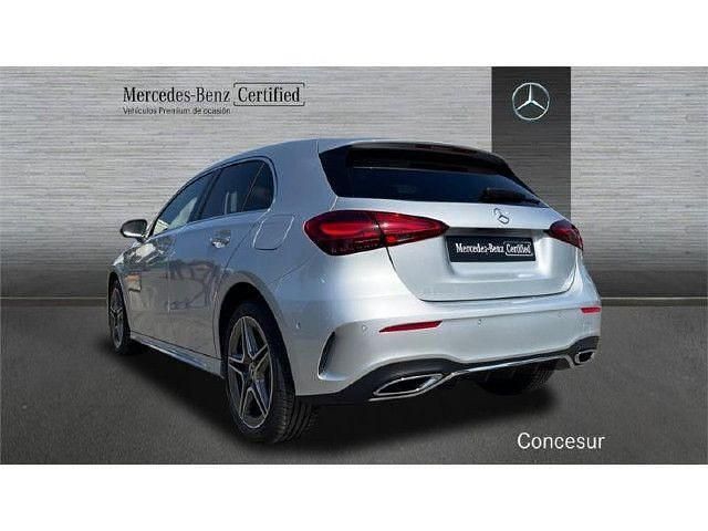 Usado Mercedes A250 AMG line 218 CV (160 kW) 2024 Plata iridio Berlina