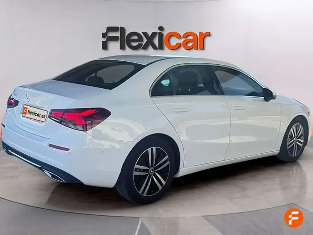 Usado Mercedes A180 136 CV (100 kW) 2022 Blanco Berlina