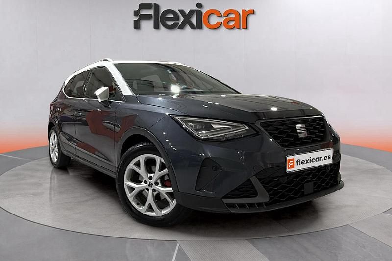 Usado Seat Arona FR 150 CV (110 kW) 2023 Gris SUV