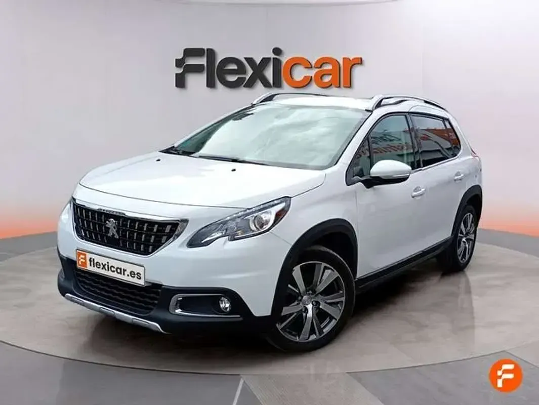 Usado Peugeot 2008 Allure 110 CV (80 kW) 2019 Blanco SUV