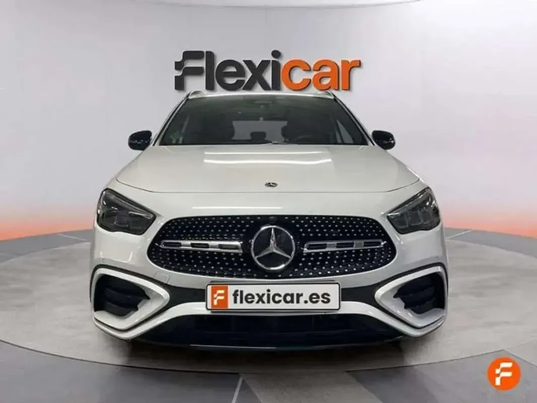 Usado Mercedes GLA200 163 CV (119 kW) 2024 Blanco SUV