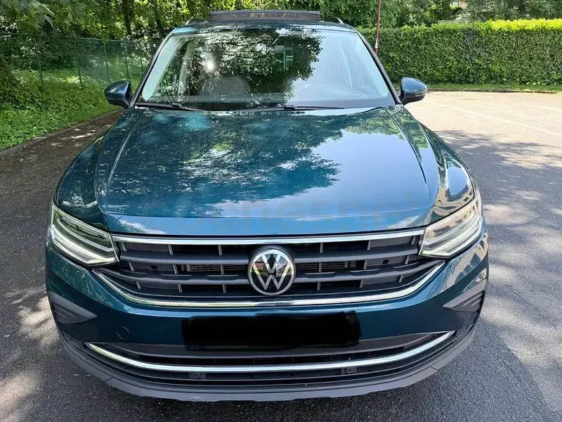 Usado VW Tiguan Life 150 CV (110 kW) 2021 Azul SUV
