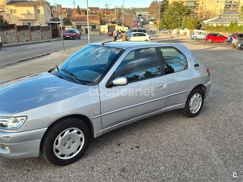 Gris / plata Usado 1999 Peugeot 306 Berlina | 2200 € (Precio justo) - Imagen 1/4