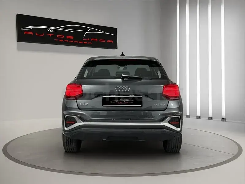 Usado Audi Q2 S-Line 150 CV (110 kW) 2025 Gris / plata SUV