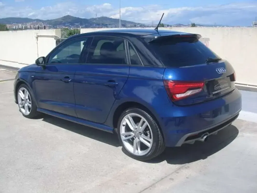 Usado Audi A1 Design 95 CV (69 kW) 2018 Azul Utilitario