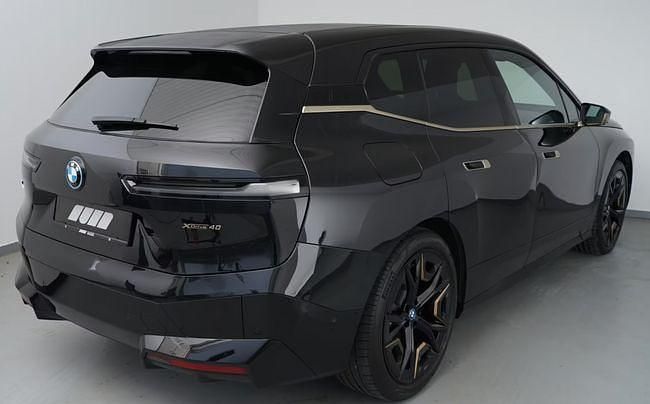 Usado BMW iX Comfort Edition 239 kW (326 CV) 2022 Negro SUV