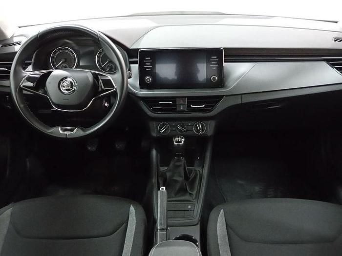 Usado Skoda Kamiq Active 95 CV (69 kW) 2022 Blanco SUV