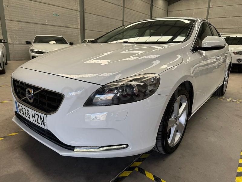 Usado Volvo V40 Momentum 190 CV (139 kW) 2014 Blanco Berlina
