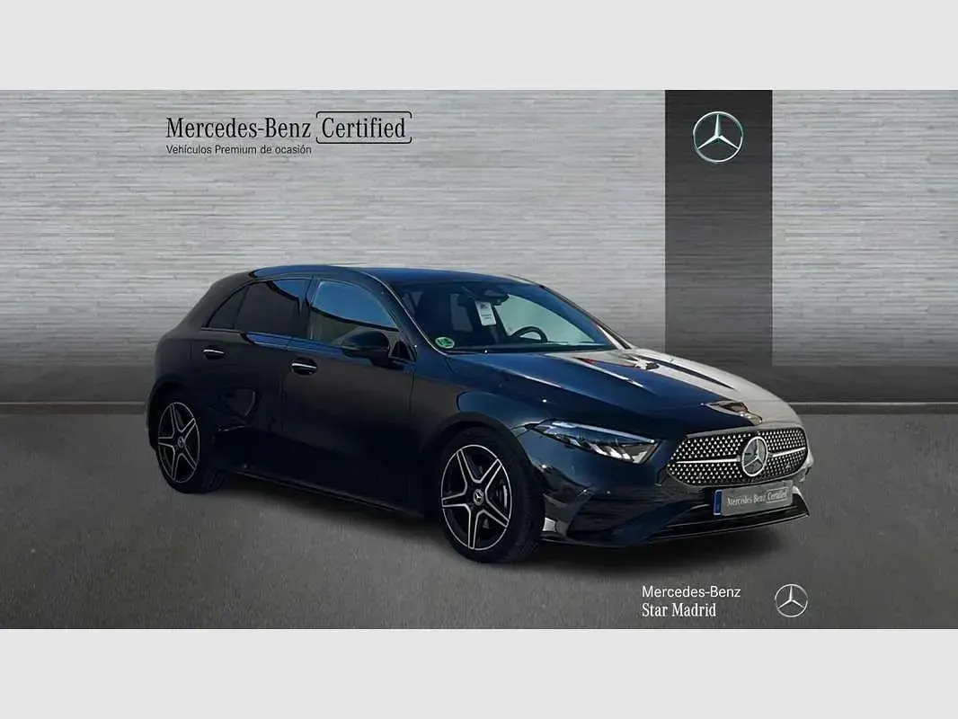 Usado Mercedes A180 109 CV (80 kW) 2025 Negro Utilitario