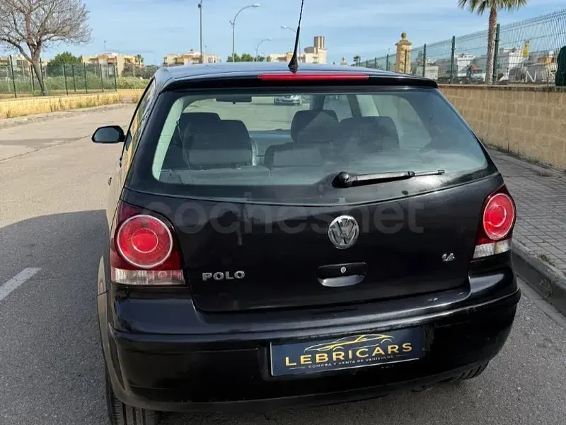 Usado VW Polo Advance 75 CV (55 kW) 2006 Negro Utilitario