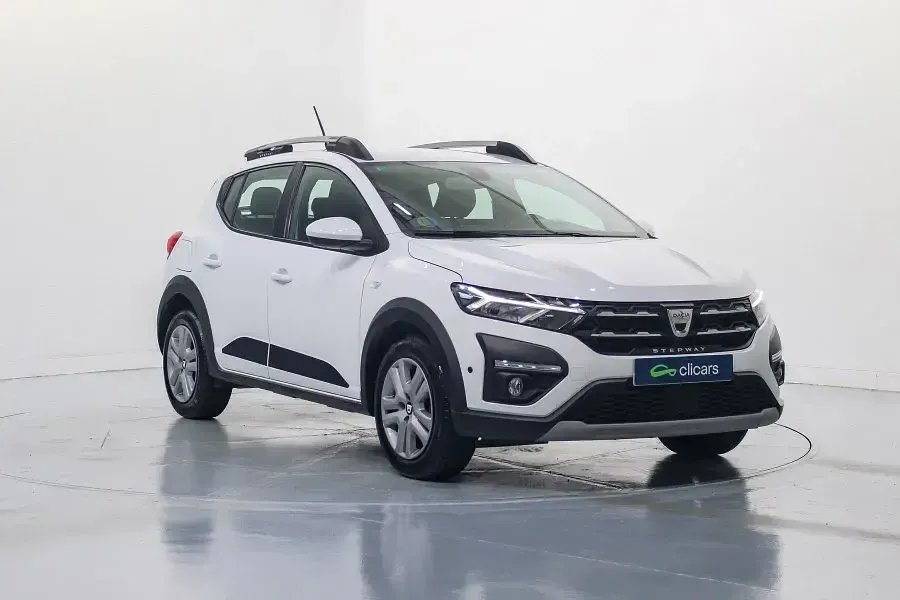 Usado Dacia Sandero Comfort 101 CV (74 kW) 2022 Blanco Berlina