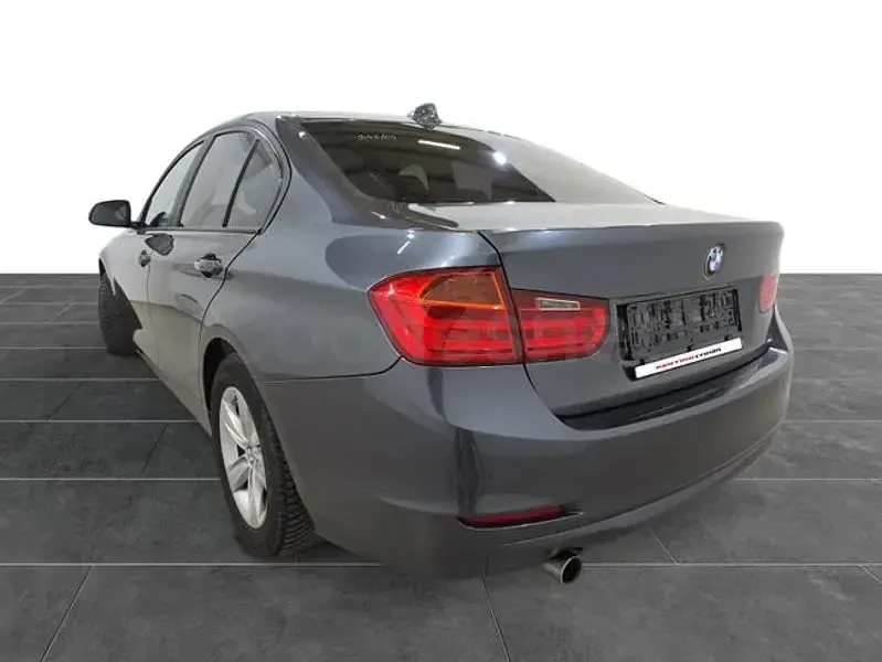 Usado BMW 318 143 CV (105 kW) 2014 Gris / plata Berlina