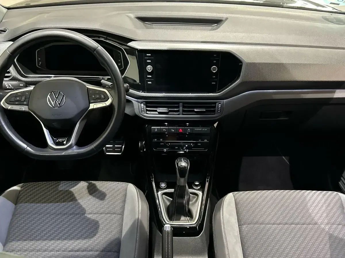 Usado VW T-Cross Sportline 150 CV (110 kW) 2026 Negro SUV