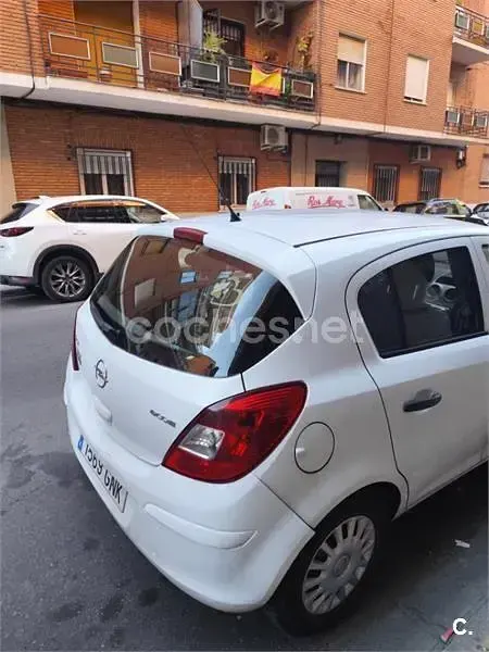 Usado Opel Corsa Enjoy 75 CV (55 kW) 2006 Blanco Utilitario