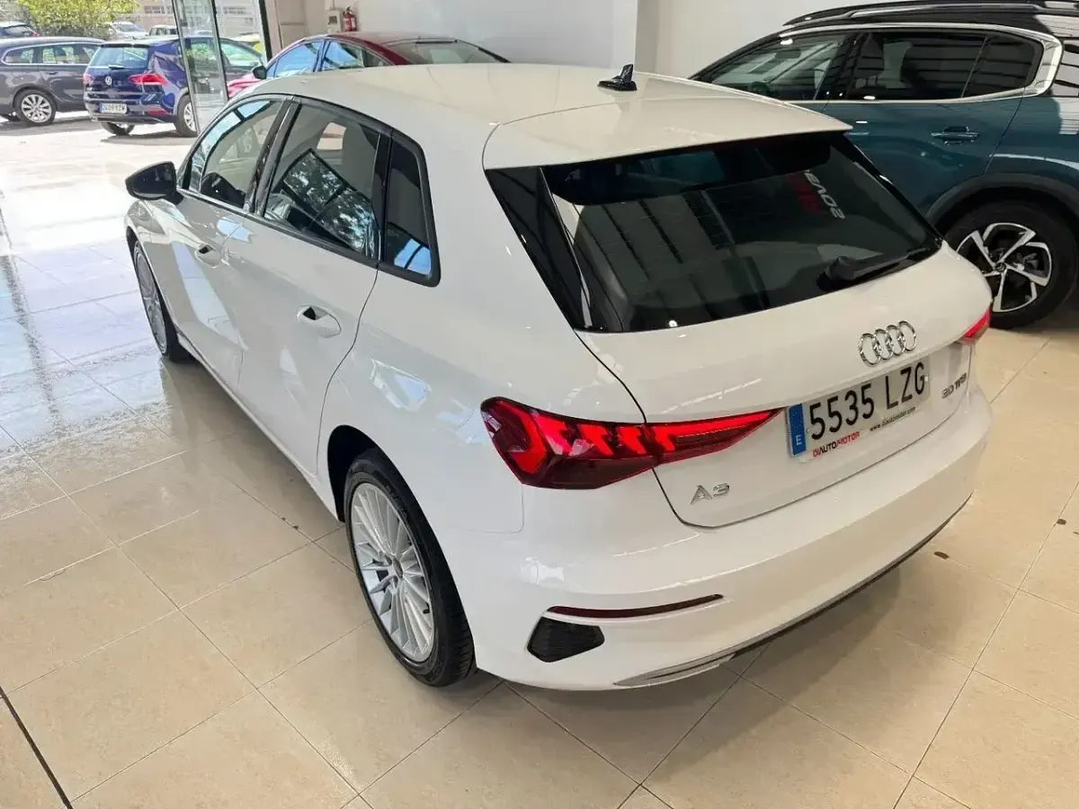 Usado Audi A3 Sportback Advanced Plus 110 CV (80 kW) 2022 Blanco Utilitario