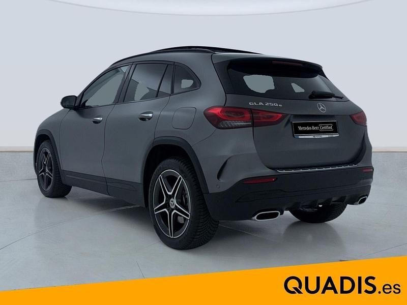 Usado Mercedes GLA250 218 CV (160 kW) 2023 Rojo SUV