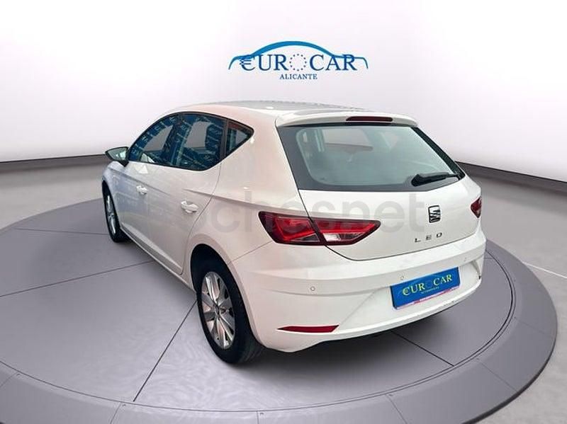 Usado Seat Leon I-Tech 105 CV (77 kW) 2015 Blanco Berlina