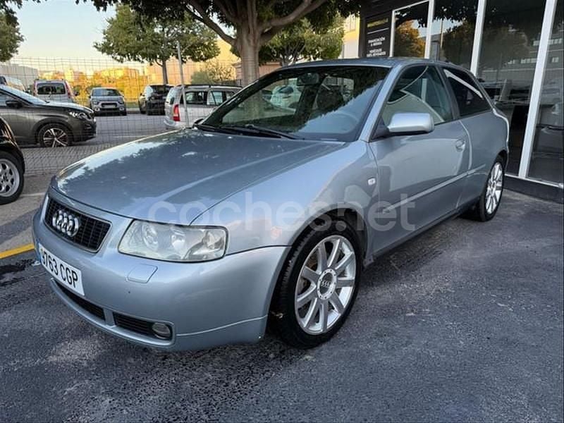 Gris / plata Usado 2003 Audi A3 Ambiente Berlina | 3990 € (Precio justo) - Imagen 1/4