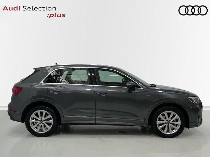 Usado Audi Q3 S-Line 150 CV (110 kW) 2022 Gris / plata SUV