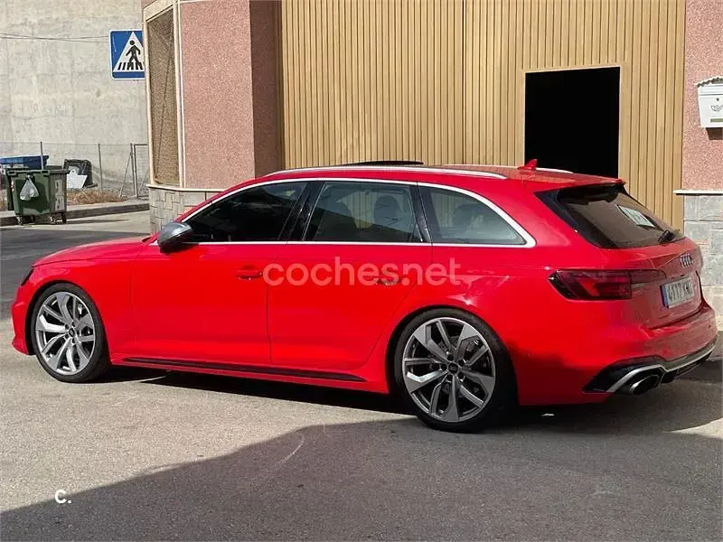 Usado Audi RS4 450 CV (330 kW) 2018 Rojo Familiar