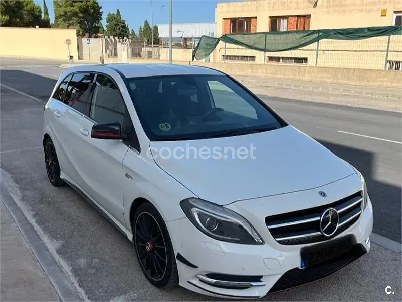 Usado Mercedes B200 136 CV (100 kW) 2014 Blanco Utilitario