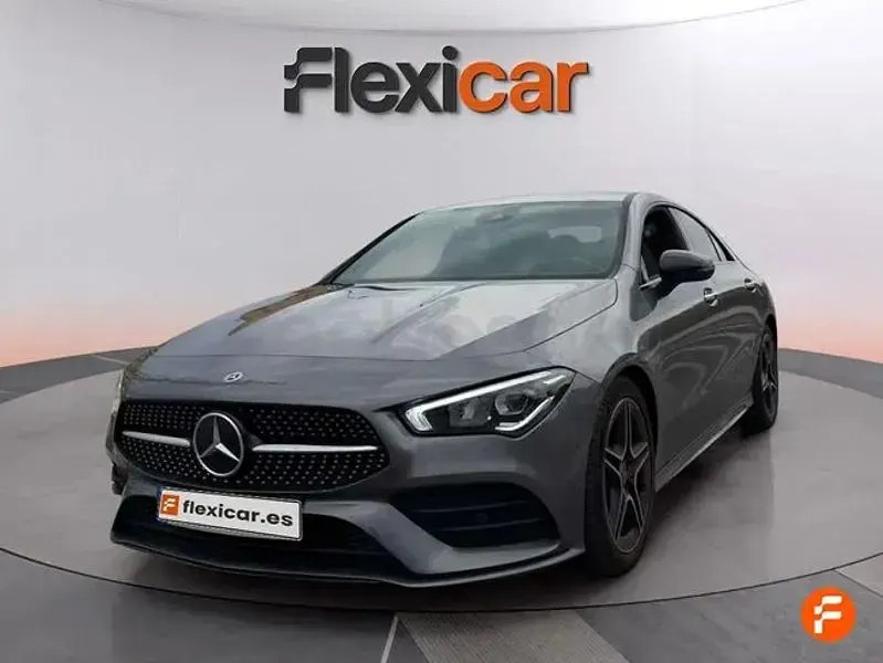 Usado Mercedes CLA200 150 CV (110 kW) 2023 Gris / plata Coupe