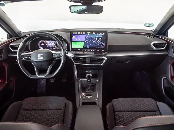 Usado Seat Leon FR 150 CV (110 kW) 2025 Gris Familiar