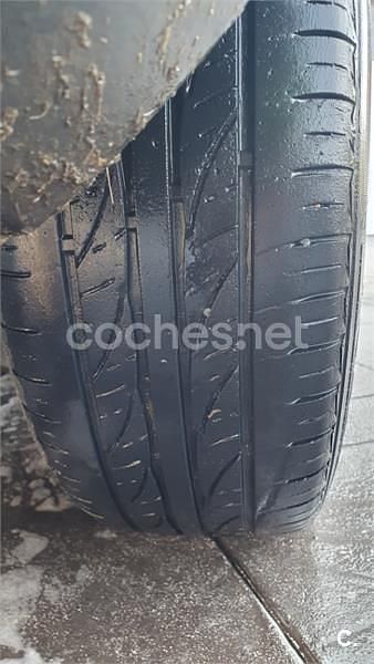 Negro Usado 2001 Ford Focus Ambiente Berlina | 1200 € (Buen precio) - Imagen 1/4