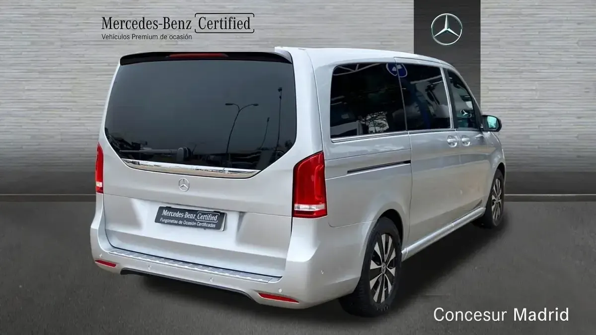 Usado Mercedes EQV300 150 kW (204 CV) 2025 Plata Monovolumen