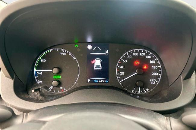 Usado Toyota Yaris Hybrid Active 116 CV (85 kW) 2021 Blanco Berlina