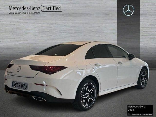 Usado Mercedes CLA250e 218 CV (160 kW) 2024 Blanco polar Berlina