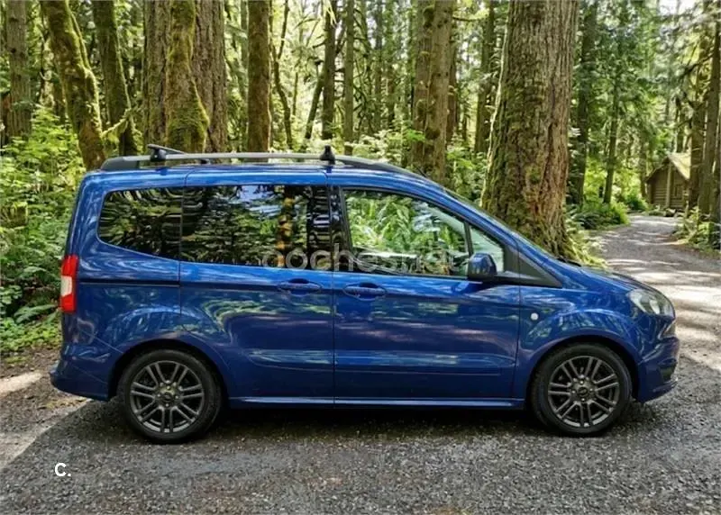 Usado Ford Tourneo Courier Sport 100 CV (73 kW) 2018 Azul Monovolumen