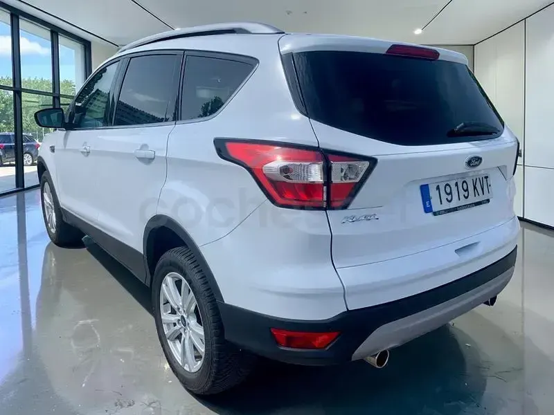 Usado Ford Kuga Titanium 120 CV (88 kW) 2019 Blanco SUV