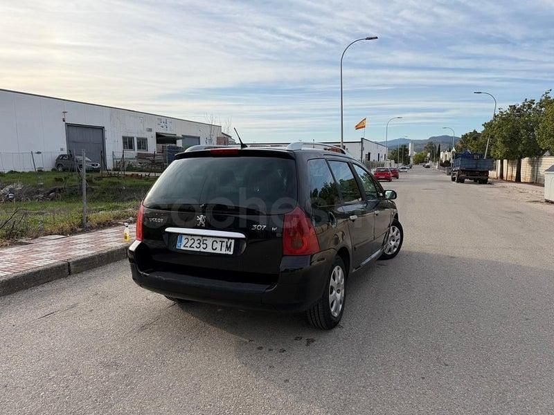 Usado Peugeot 307 90 CV (66 kW) 2004 Negro Familiar