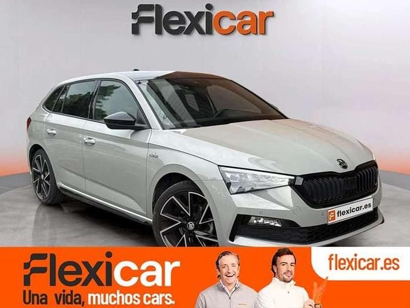 Gris Usado 2023 Skoda Scala Monte Carlo Utilitario | 22.790 € (Precio justo) - Imagen 1/4