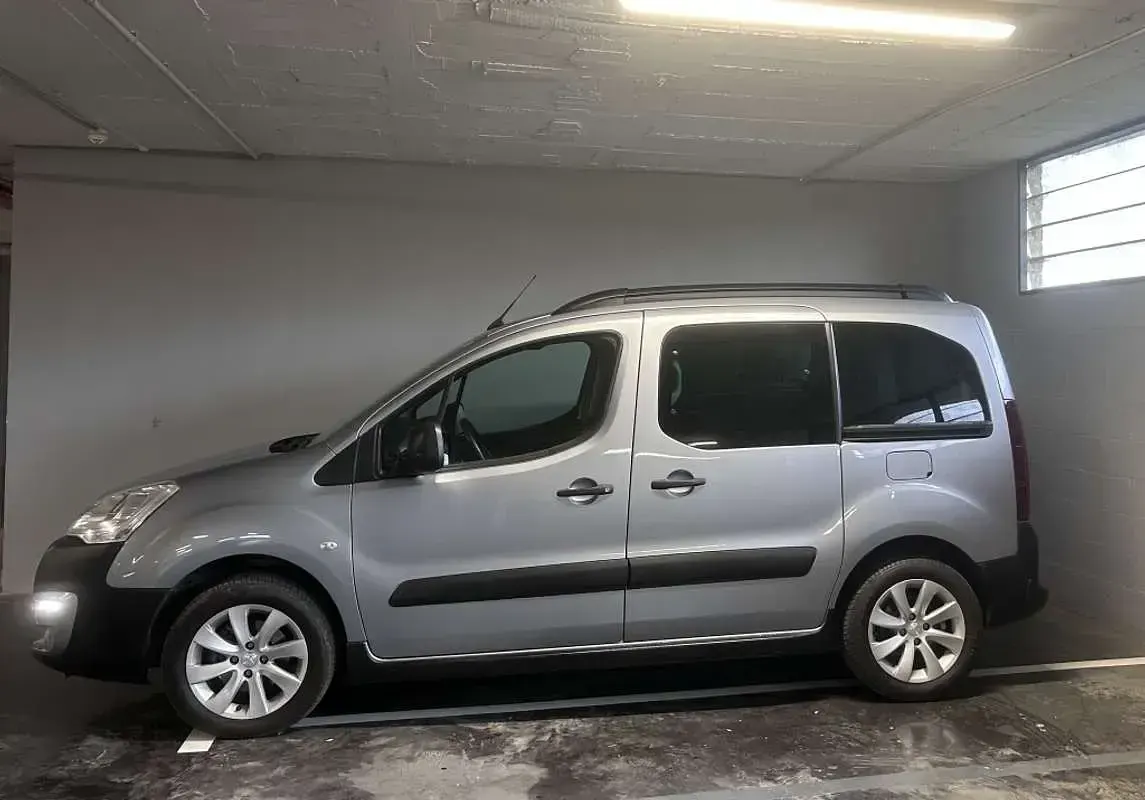 Usado Peugeot TePee Active 99 CV (72 kW) 2017 Gris Van