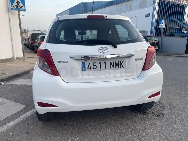 Occasion Toyota Yaris Active 90 ch (66 kW) 2014 Blanc Citadine