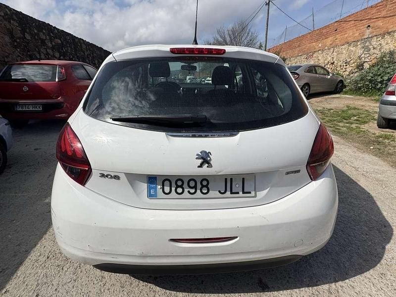 Usado Peugeot 208 Active 75 CV (55 kW) 2016 Blanco Utilitario