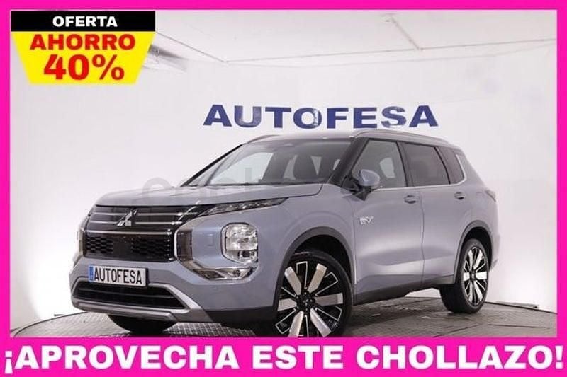 Usado Mitsubishi Outlander P-HEV 306 CV (225 kW) 2025 Gris / plata SUV