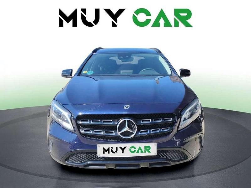 Usado Mercedes GLA180 122 CV (89 kW) 2018 Azul SUV