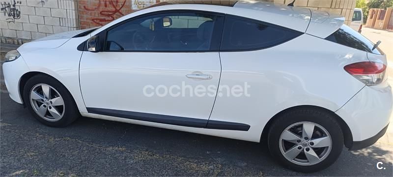 Blanco Usado 2004 Renault Mégane II Authentique Berlina | 1500 € (Buen precio) - Imagen 1/4