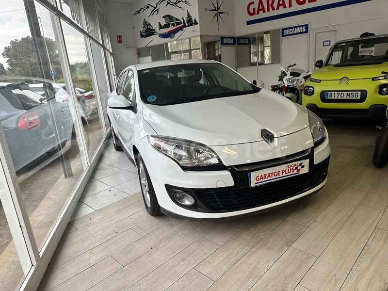Blanco Usado 2013 Renault Mégane III Dynamique Berlina | 6490 € (Buen precio) - Imagen 1/4