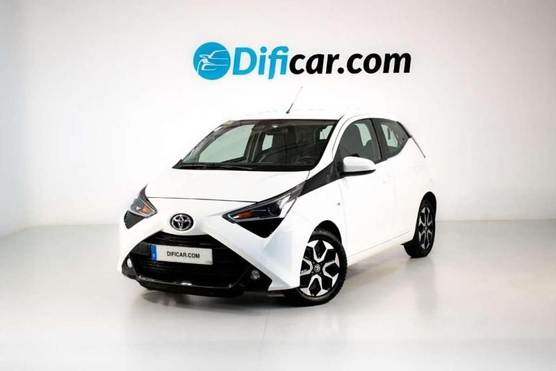 Blanco Usado 2021 Toyota Aygo X-play Utilitario | 12.990 € (Precio justo) - Imagen 1/4