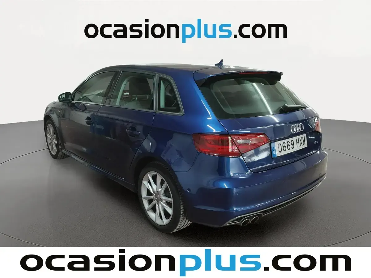 Usado Audi A3 Sportback 150 CV (110 kW) 2014 Azul Utilitario