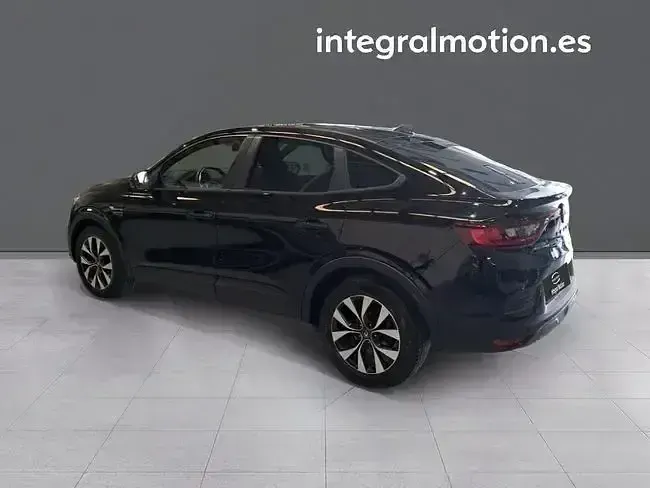 Usado Renault Arkana Equilibre 140 CV (102 kW) 2022 Negro SUV